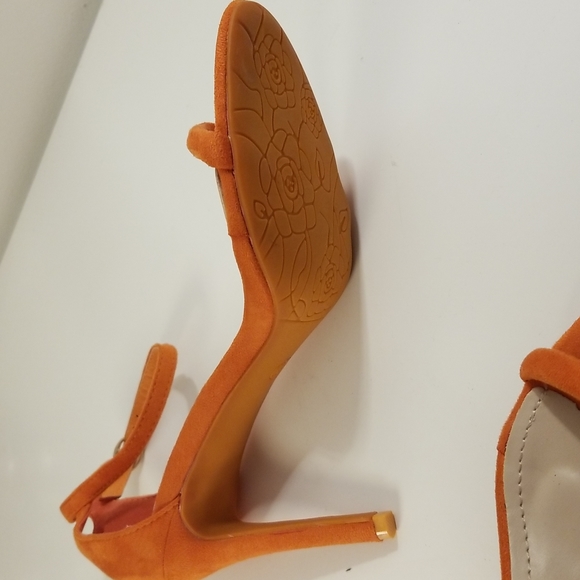 🚨SOLD🚨 Azalea Wang heels - Picture 3 of 3